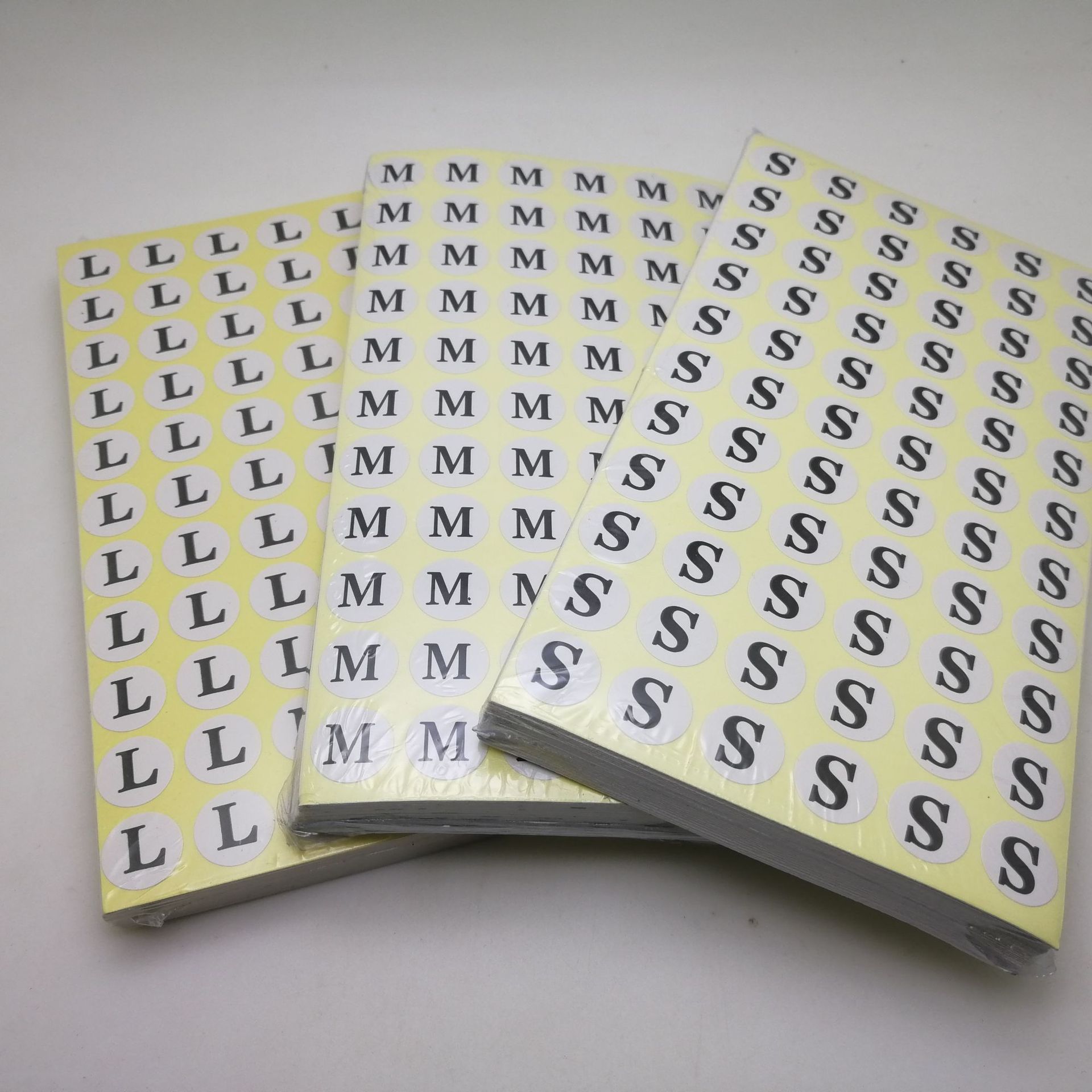 白底黑字不干胶尺码贴服装码标尺码纸标签1.4CM66个张英文字母