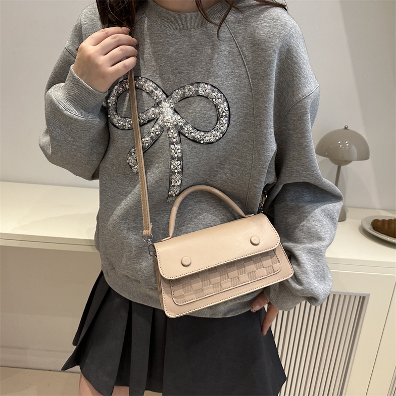 Colores contrastantes de costura de damas ocio 2024 estilo de moda extranjero nuevo otoño brazo de hombro bolso de mochila cuadrado