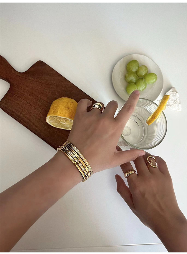 Bangle Classification Casual Simple Style Round Square Stripe Stainless Steel Plating Inlay Zircon 18k Gold Plated Bangle
