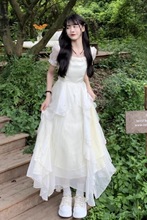 在逃公主裙2025新款夏轻婚纱设计感收腰法式初恋温柔白月光连衣裙