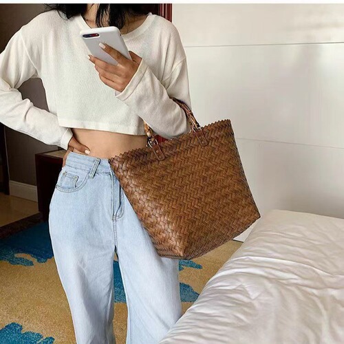New stylish woven tote bag with large capacity—Instagram-worthy, trendy women's handbag perfect for shopping or beach outings