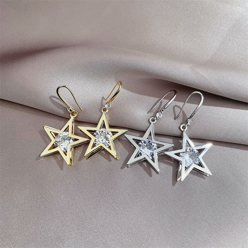 Pendientes De Circonitas Con Incrustaciones De Estrella De Cinco Puntas De Moda display picture 2