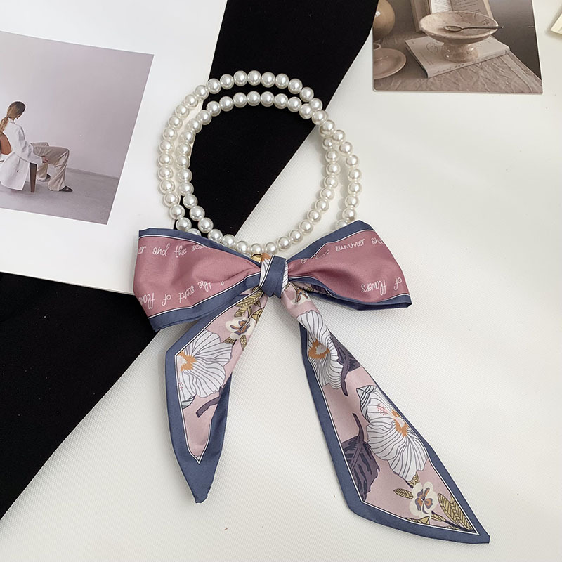 Pequeña bufandas para mujeres de verano 2025 collar de perlas retrógrado francés con bufandas de seda collar decoración clavícula variable correa