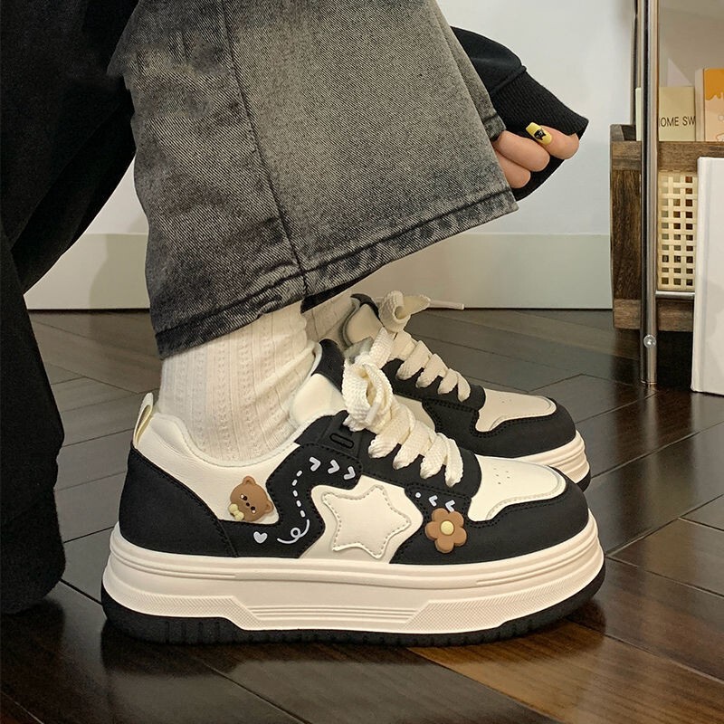 New Black and White Women's Shoes, Versatile and Cute Campus Style Star Bear Student Sneakers, Sports Thick-Soled White Shoes New Black and White Women's Shoes, Versatile and Cute Campus Style Star Bear Student Sneakers, Sports Thick-Soled White Shoes