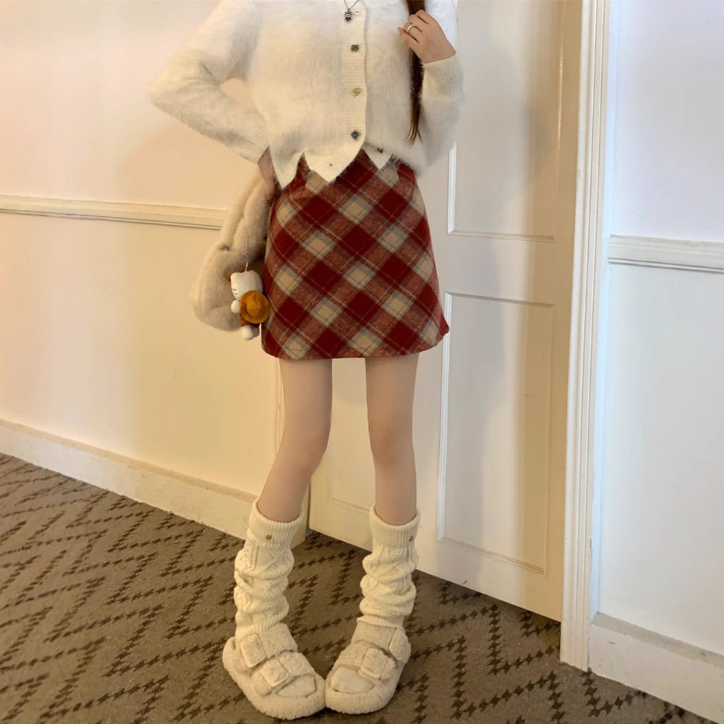 Red colored retro skirt