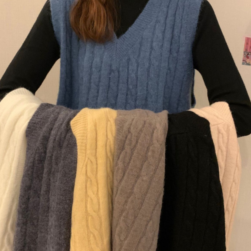 V-Neck Sweater Vest Autumn and Winter New Women's Short Outerwear Korean Style Knitted Cardigan Top Trendy