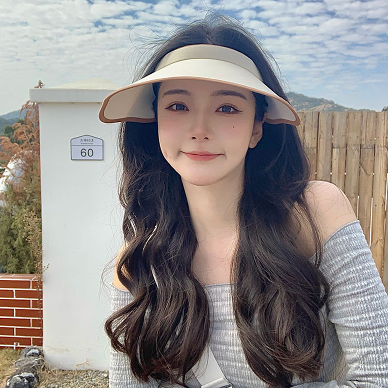 Wavy sun hat