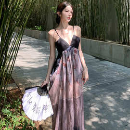 国风水墨印花连衣裙女夏小众设计感吊带性感领慵懒裙子
