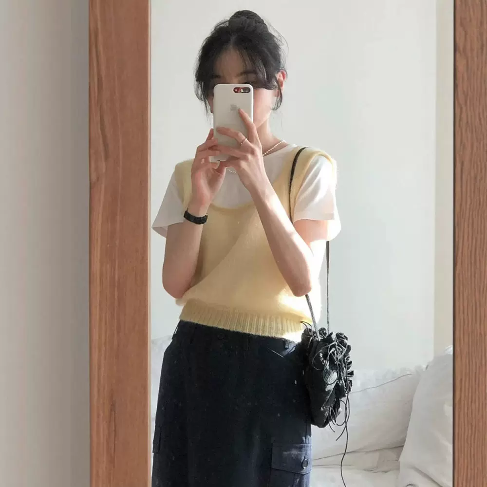 现货 早春大U领针织背心上衣女春秋款无袖叠穿外搭针织衫oun*e