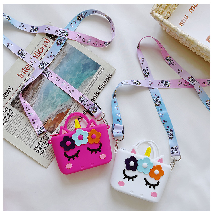 90g Weight Nylon Lining Material Zipper Closure Type Single Shoulder Strap Strap Type Animal Pattern White, Pink, Red Color Cute Cartoon  Silicone Bag 25