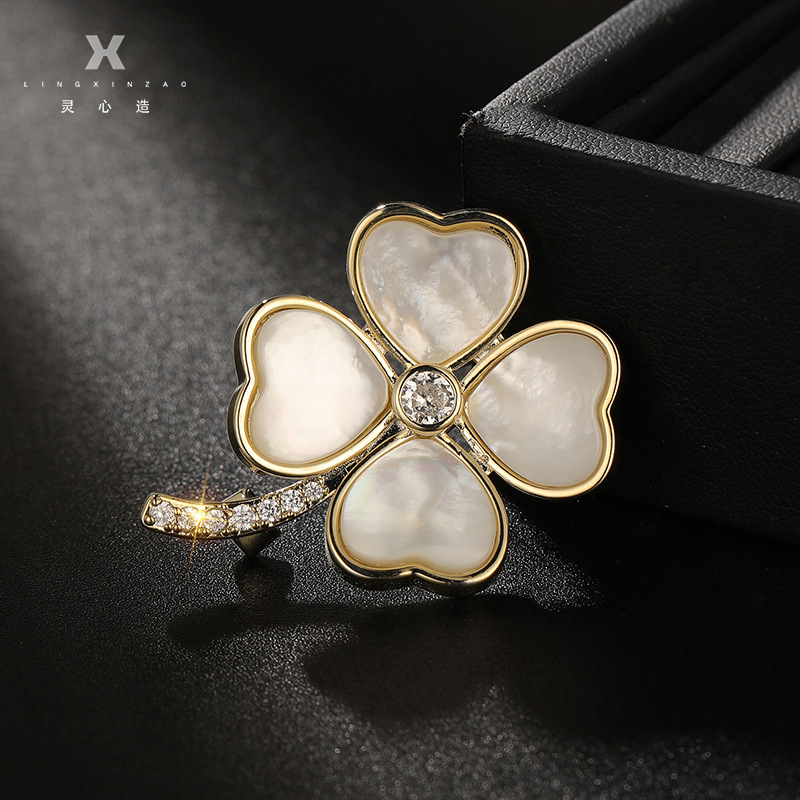Heart-made copper zircon Heart-shaped Clover brooch natural sea shell leaf clothing accessories corsage gift