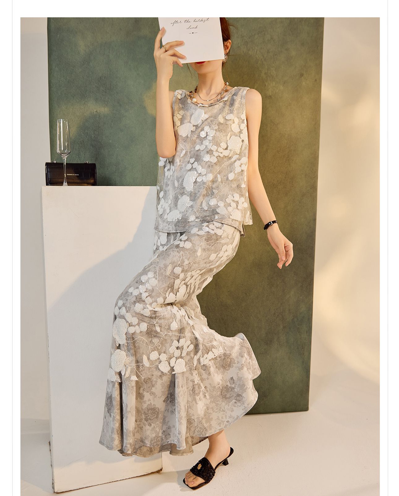Bộ vest nữ phong cách Trung Quốc mới mùa hè 2026, thêu sequin, chân váy ngắn và áo vest — Chân váy màu trắng be, Chân váy đen cao cấp, Gilê đen cao cấp, Gi lê màu trắng be chi tiết 8