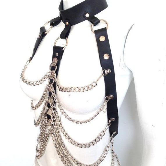 Cadena de cuero de una pieza de moda todo fósforo superior de cuero cadena ropa bar rendimiento Ropa Accesorios