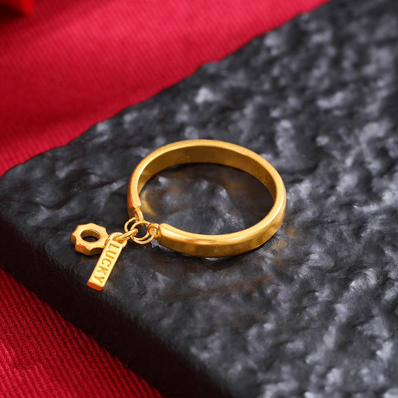 Anillo de oro Arena de Vietnam Colgante de mujer Anillo de la suerte Diseño de sentido estilo INS no desvanecimiento Celebridad de Internet misma etiqueta de engranaje