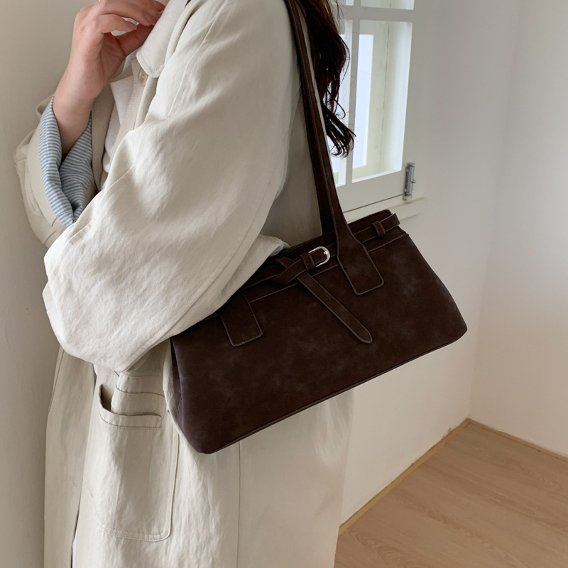 Retro nicho bolso de terciopelo de seda mujer 2025 nuevo estilo de viaje universal bolso de hombro de brazo bolso de moda ocio