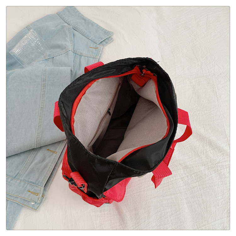 A new, versatile, large-capacity single-shoulder crossbody bag with a cute and girlish heart for student tutoring in the Korean version of Instagram undefined