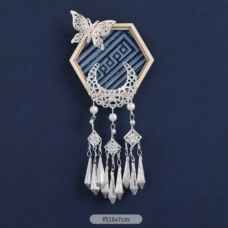 15-Zhuang Brocade Refrigerator Magnet (Dieqiyue)