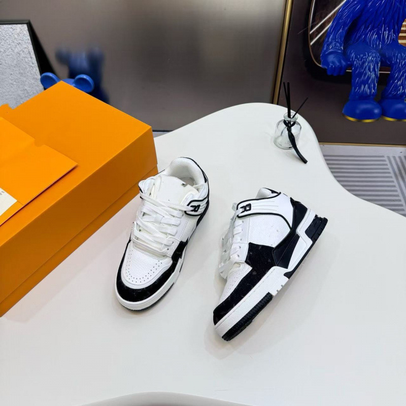 Louis Vuitton Trainer Low White Black