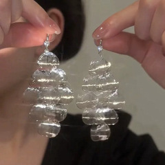 金属の気質は耳掛けを誇張しています。シンプルで個性的で高級感があります。