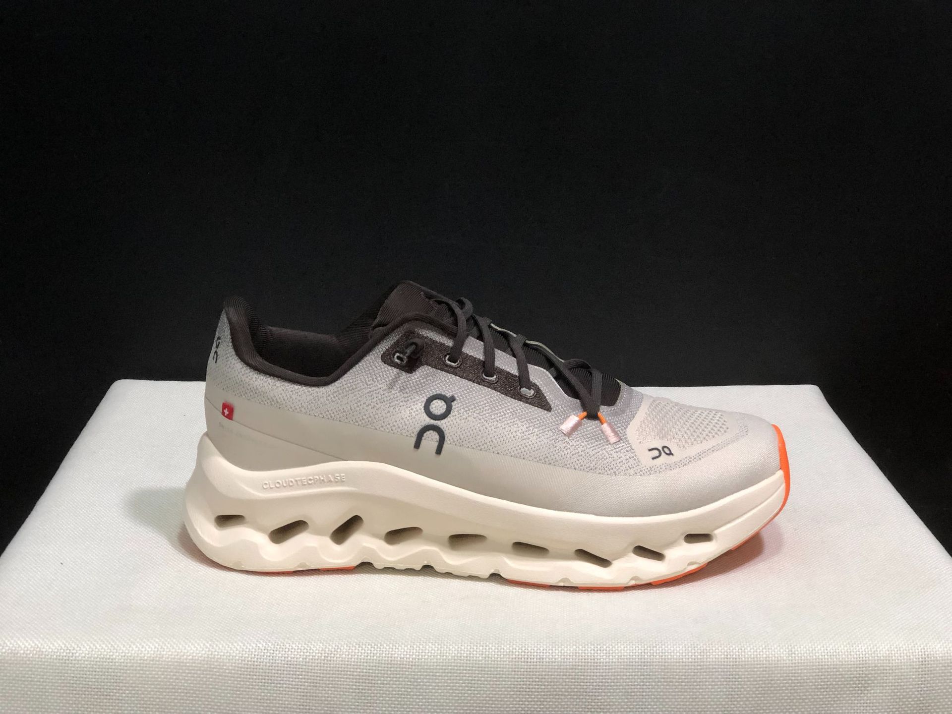 White gray black 36-45 / 36