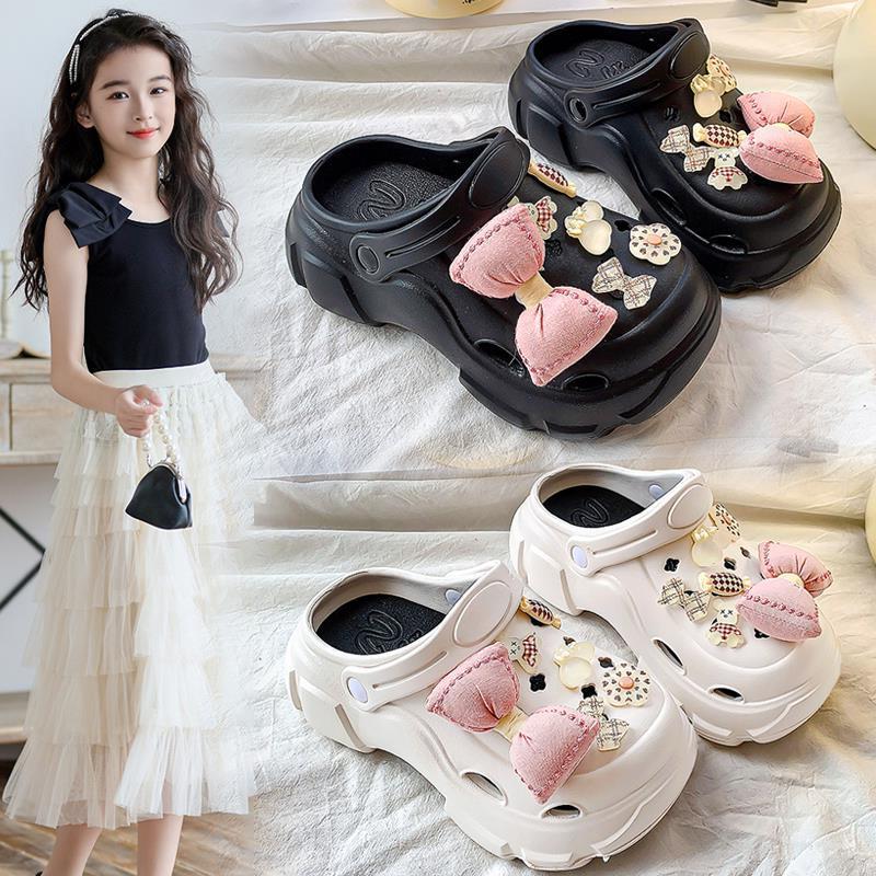 Cartoon Children's Shoes, Kids' Clogs, Girls' Outdoor Slippers, 2026 New Summer Models, Non-Slip Beach Sandals for Older Children