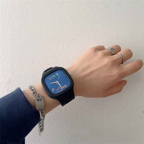 Stylish square watch for women, Instagram-inspired college style quartz watch for students, unique minimalist Korean version electronic watch