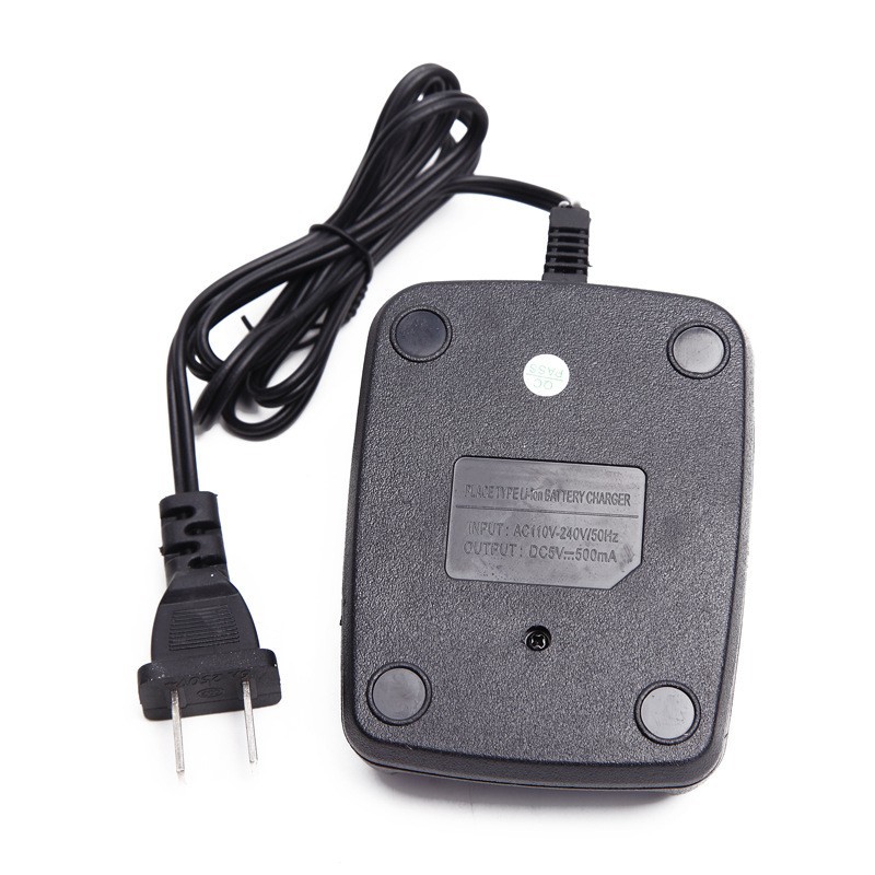 Baofeng cargador de intercomunicador USB automóvil universal BF-C1888S 777S 666S base de carga de batería de litio