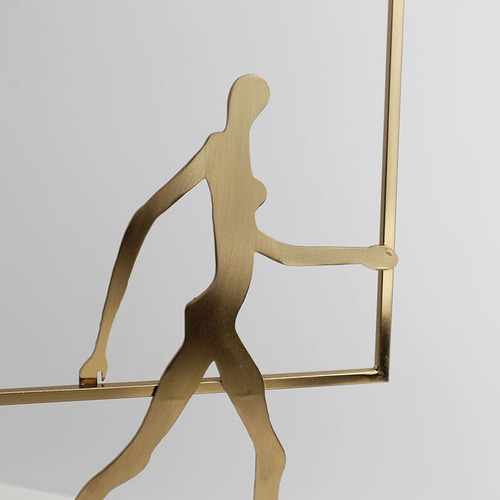 Modern simple European style light luxury gold framed portrait sculpture ornaments model house sales office soft decoration