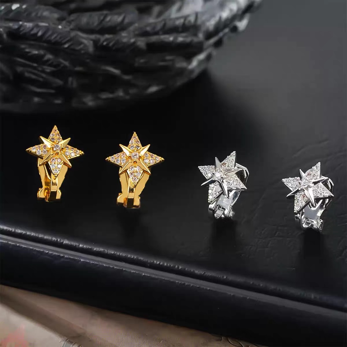Eight-pointed star ear clips for men, trendy and stylish, with a high-end feel, fully studded with diamonds, suitable for those without pierced ears, fashionable and versatile, and with a creative design