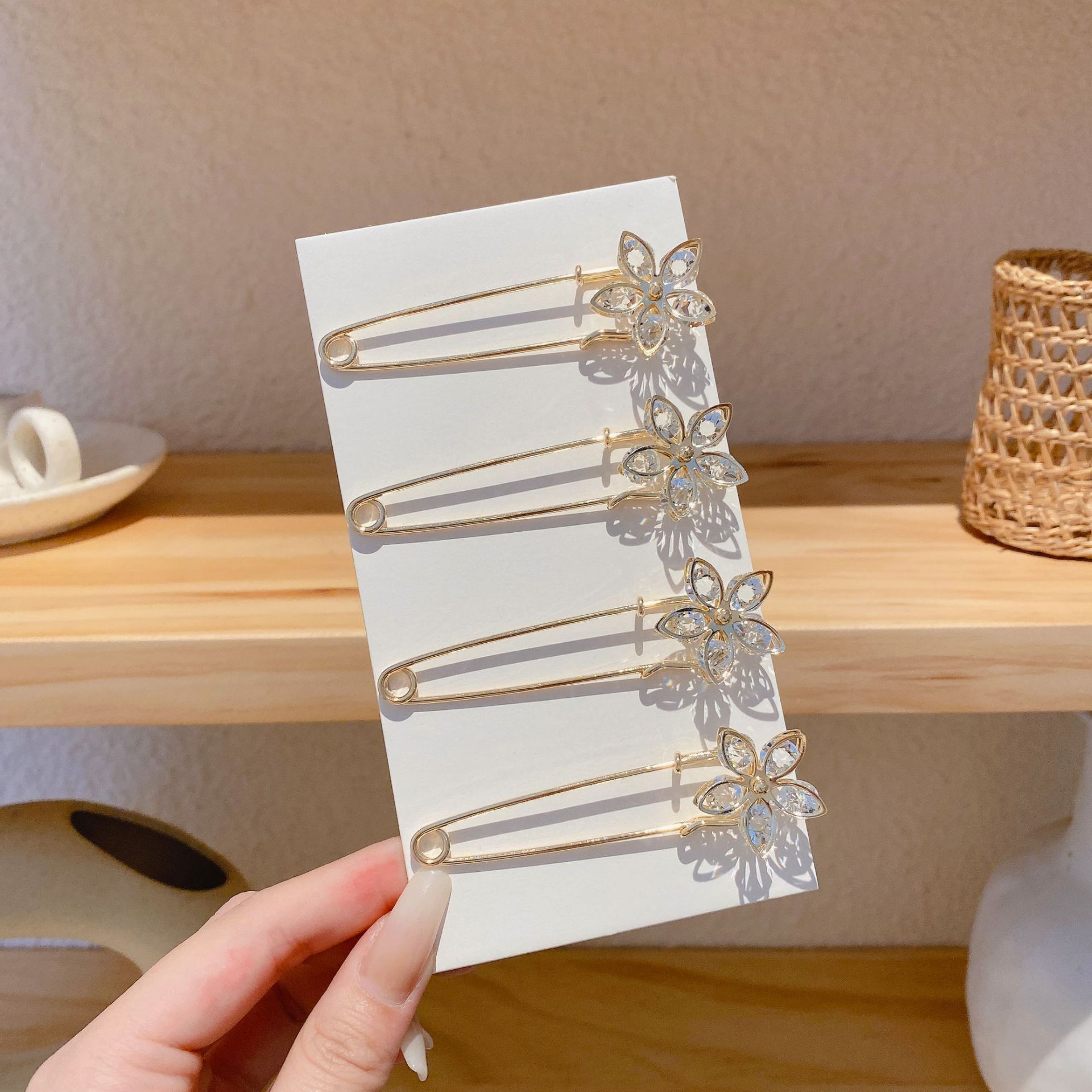 Broche de cintura para mujer falda apretada cintura artefacto pin fijo botón de botón anti-peregrino broche anti-peregrino