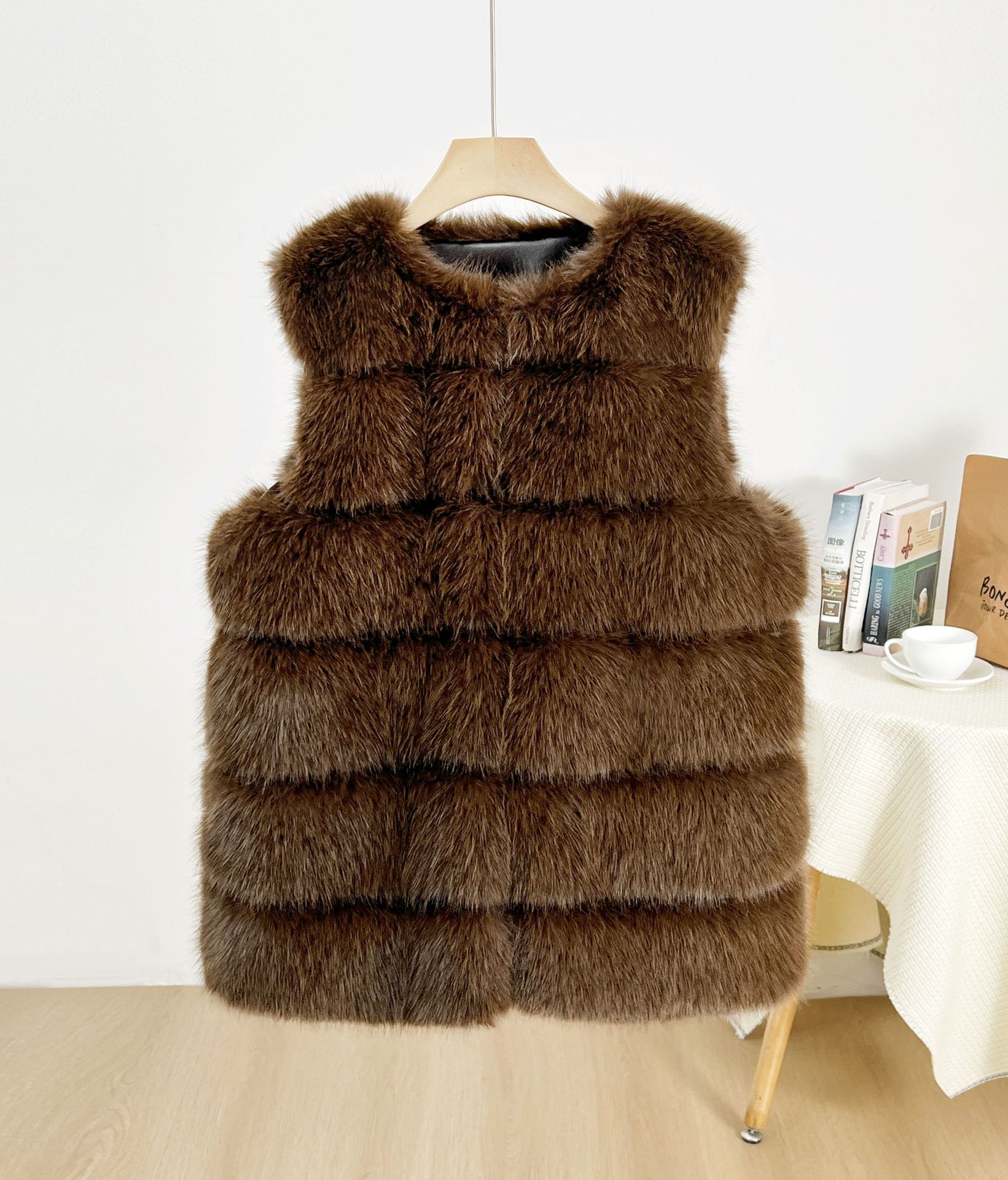 Clásico de seis puntas chaleco de conejo de pelo de zorro chaqueta larga al por mayor simple estilo exterior estilo