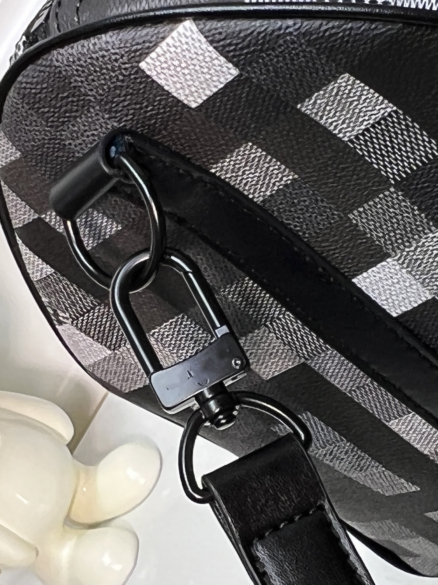 Large Capacity Travel Bag For Sports And Weekend Trips_voghion.com