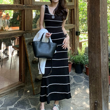 槿一【假日小香】黑白条纹撞色钩花气质收腰连衣裙女夏显瘦复古风