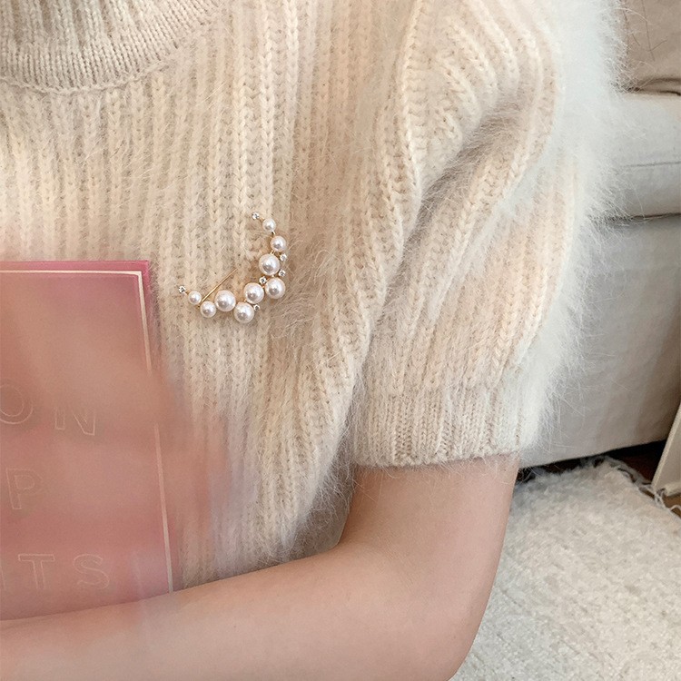 Spilla a mezzaluna con perla elegante accessorio per donna_voghion.com