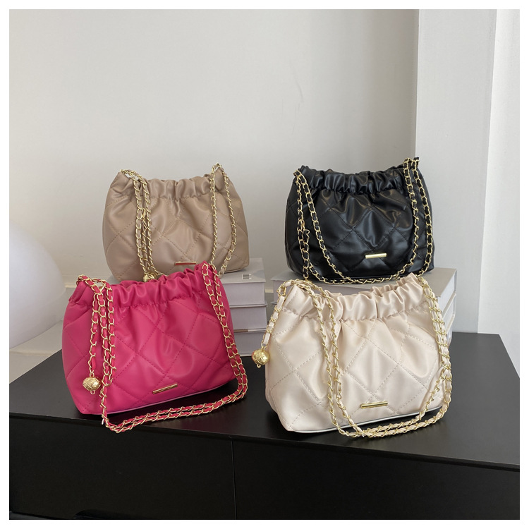 Korean Fashion Popular Underarm Bag Women's 2023 Spring and Summer New Rhombic Chain Bag Texture Shoulder Bucket Bag