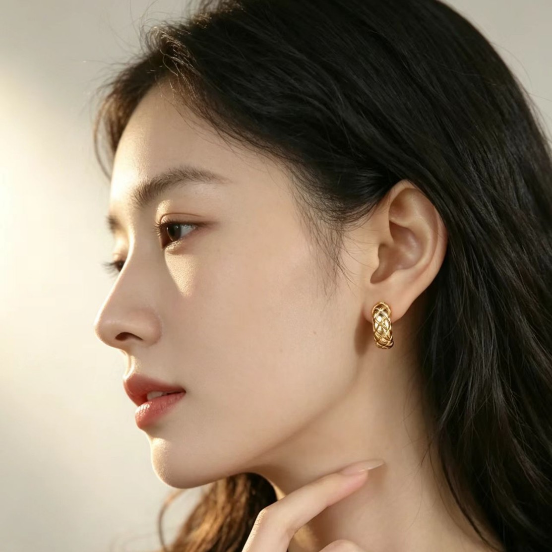 Aretes retrógrados de diamante transfronterizos nicho de diseño de aretes de alto nivel lujoso ligero aretes de aretes de metal buckle
