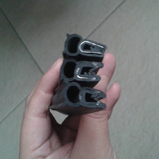 批发零售电机柜防尘橡胶密封条配电机柜防水隔音密封皮条现货供应