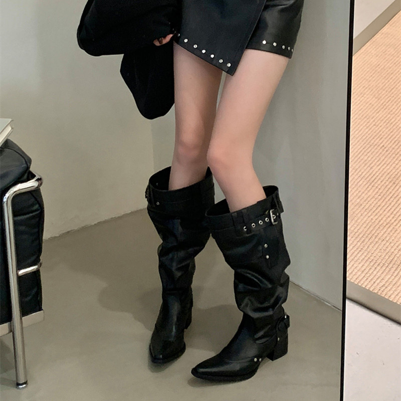 Black (patent leather)