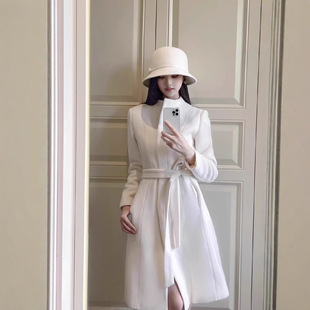2024 autumn and winter high-quality version rich house girl with Anne Hathaway white wool coat for women