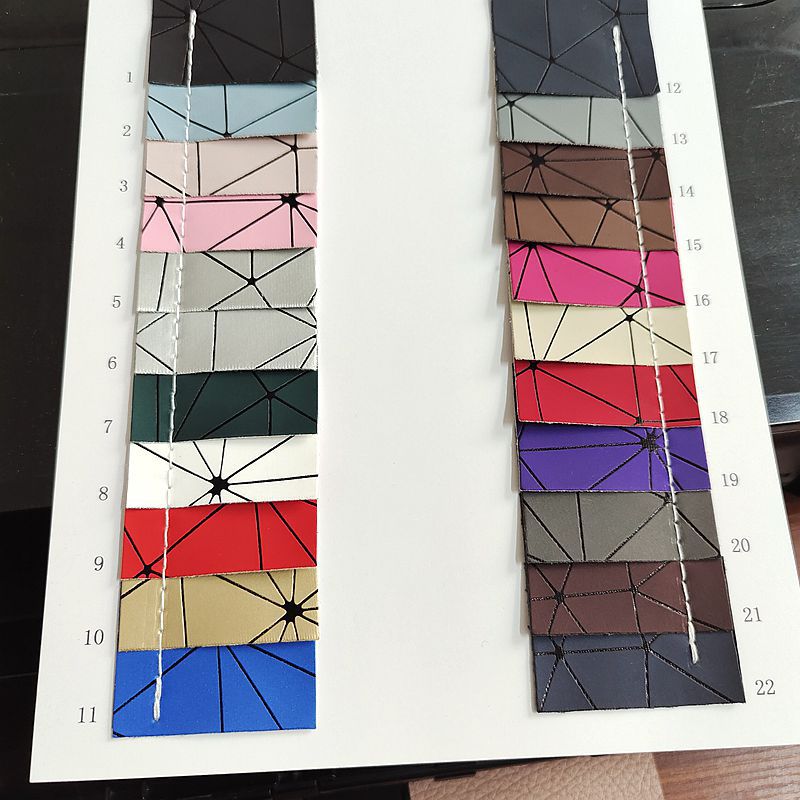 三角网格纹皮革面料洗漱包化妆袋装饰包装革迷宫蜘蛛网三四角材料