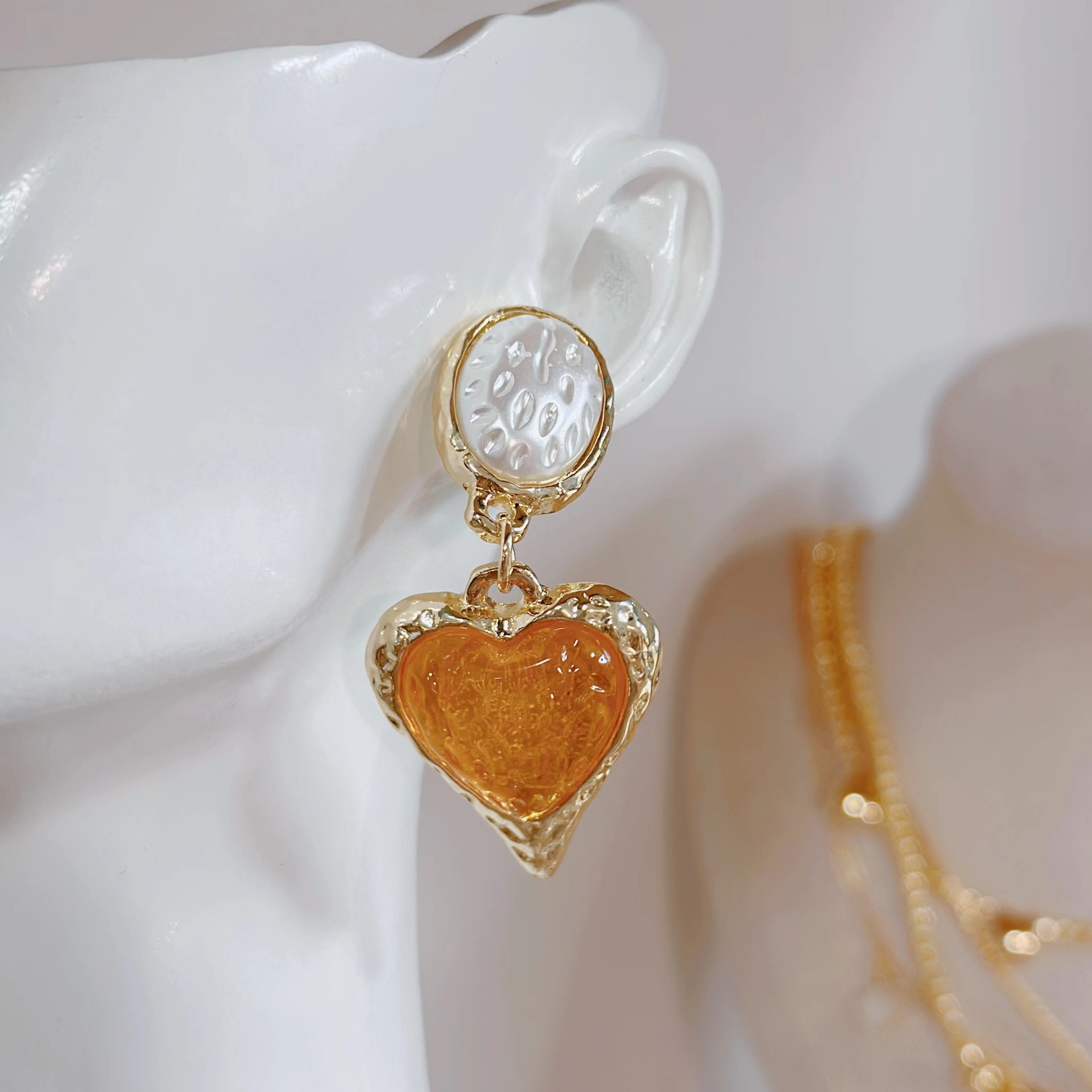 24g Weight Alloy Ear Needle Material Drop Earrings Classification 1 Pair Quantity Banquet, Daily, Party Occasion Alloy Material Heart Shape Pattern Women's Gender Casual, Retro Style 1 Pair Casual Retro Heart Shape Alloy Drop Earrings 1