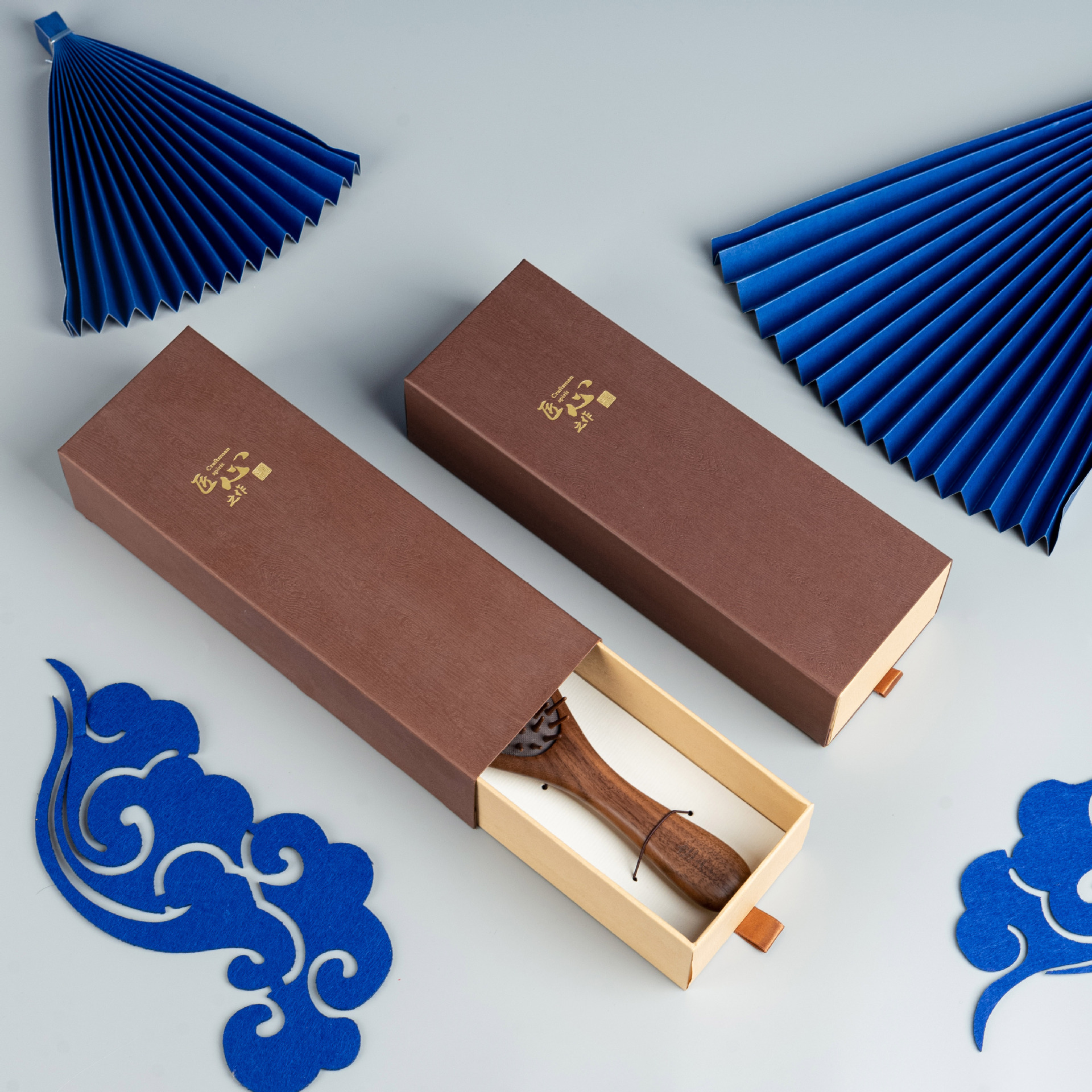 现货供应气垫梳包装盒 气囊梳包装盒抽屉式礼品盒檀木桃木梳子盒