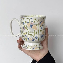 小衆陶磁器杯大容量コーヒーカップラテカップの精緻な高顔値の軽い豪華なコップは取っ手の雰囲気感を持っています。