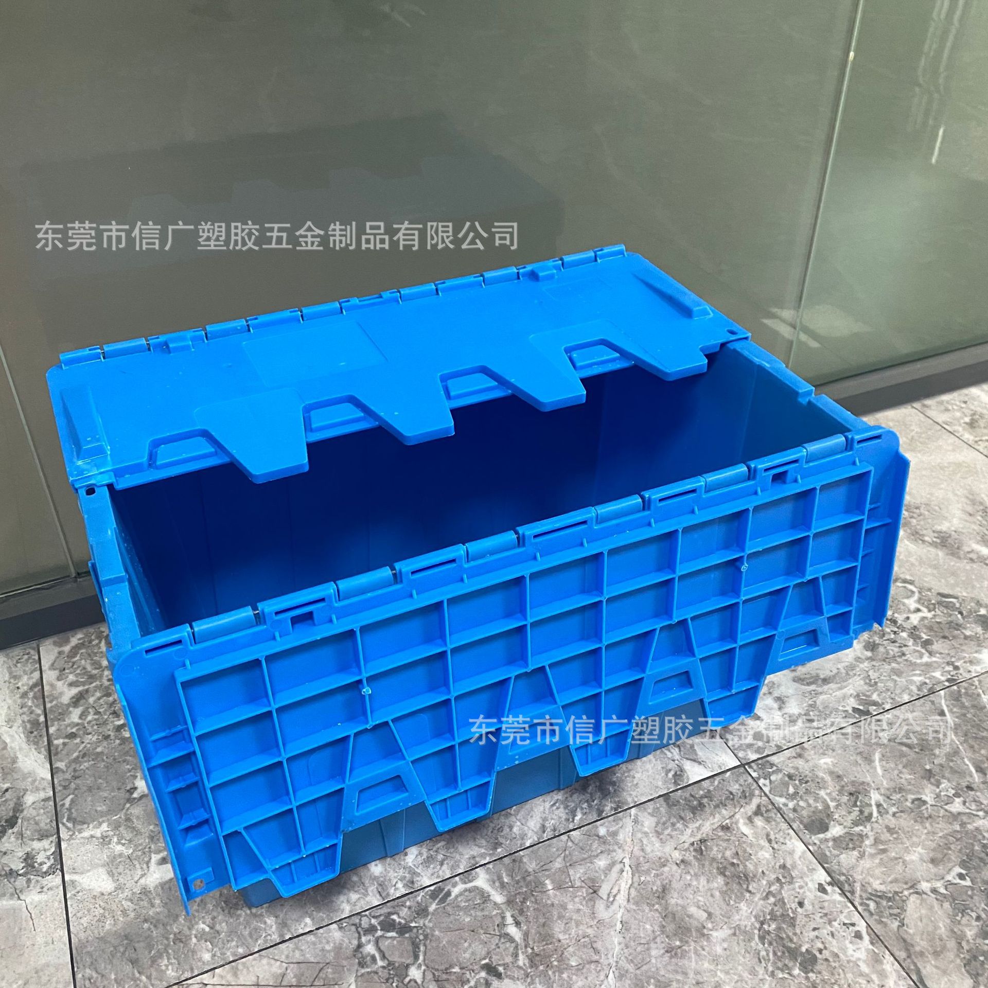 斜插式连盖周转箱 物流快递配送出口塑料物流箱 食品级带盖运输箱