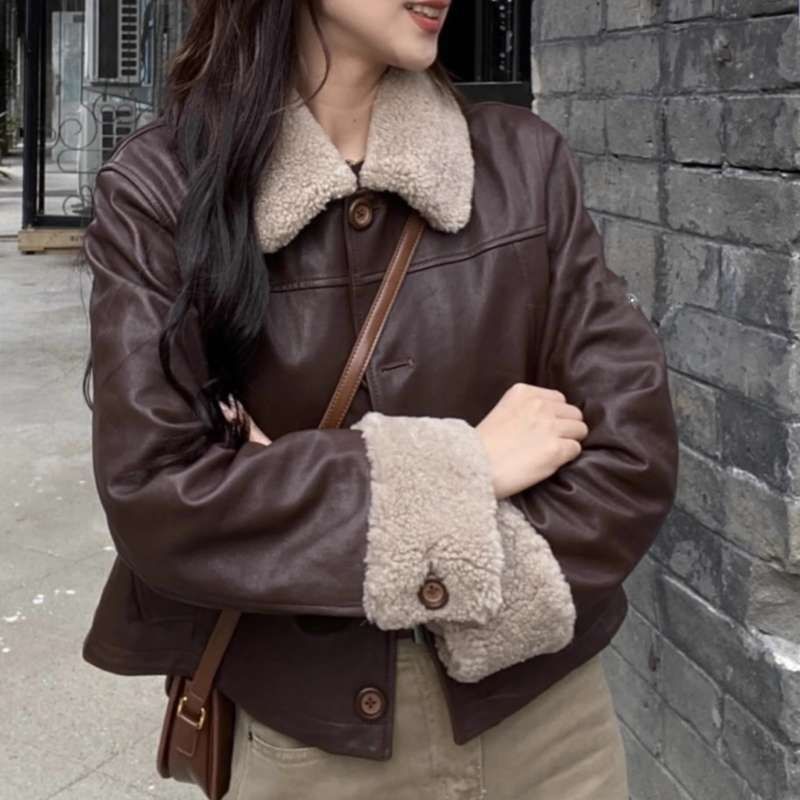 Liu Wen's Same Style Brown Hong Kong Style Cotton Short Motorcycle Jacket Lamb Fur Jacket for Women in Autumn and Winter