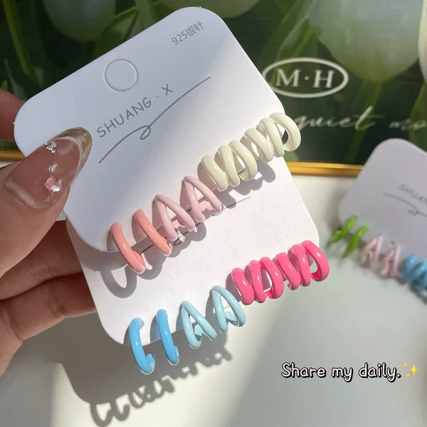 Dopamine-Style Fresh and Colorful C-Shaped Earrings for Women, Silver Needle, Autumn and Winter Sweet and Delicate Minimalist Crescent Earrings Wholesale