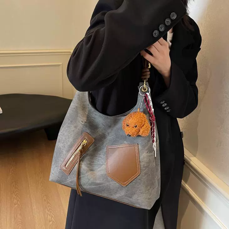 Trend retro capacious shoulder bag, universal one-shoulder bag, high-end