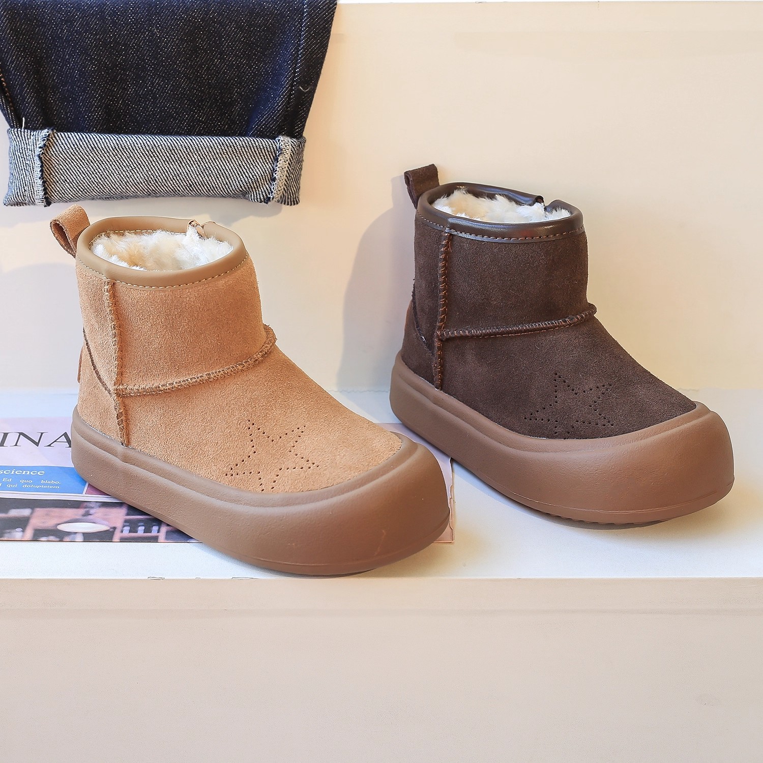 Fashionable children's warm winter boots for boys