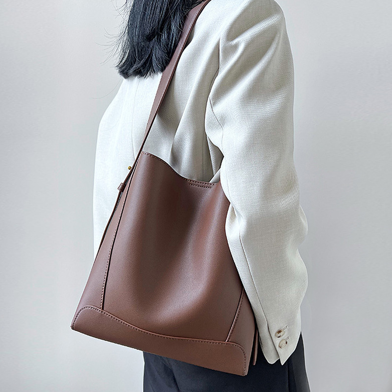 Large Capacity Bucket Bag Genuine Leather Women's 2024 New Crossbody Bag Fashion Commuter Shoulder Tote Handbag - Thumbnail 6