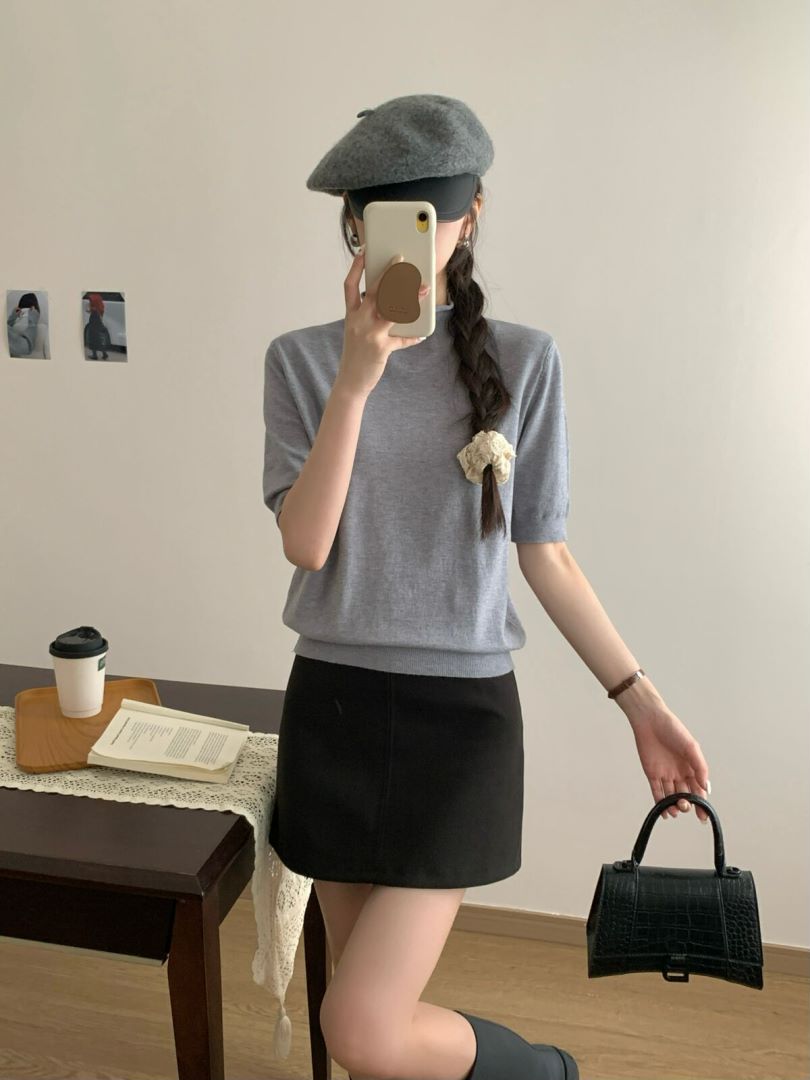 회색